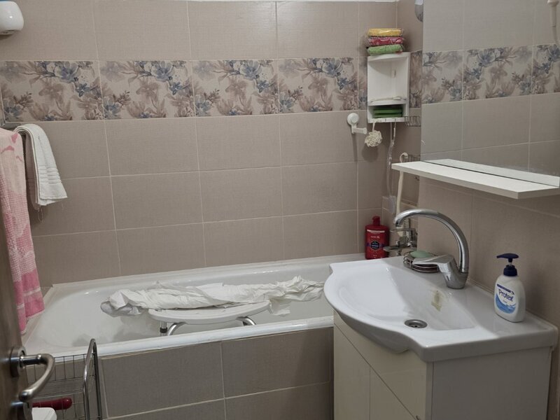 Titan, 2 gr. sanitare, bloc 1978,