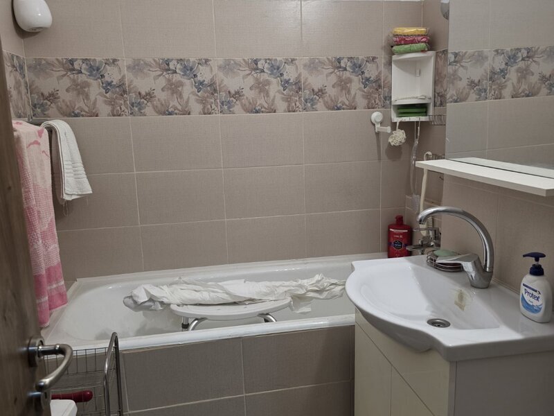 Titan, 2 gr. sanitare, bloc 1978,