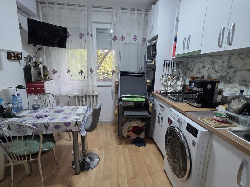 Titan, 2 gr. sanitare, bloc 1978,